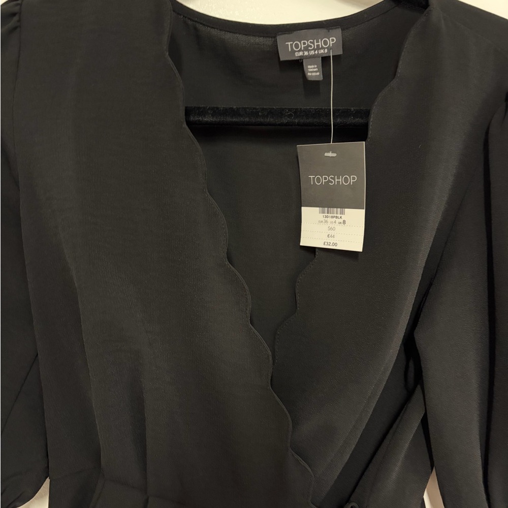 Topshop Scallop Wrap Top in Black NWT - Picture 6 of 11